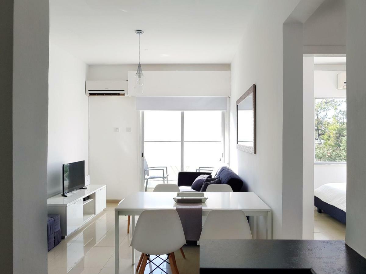 City Pearl - Modern 2 Bed Sea View Apt In City Centre Limassol Extérieur photo